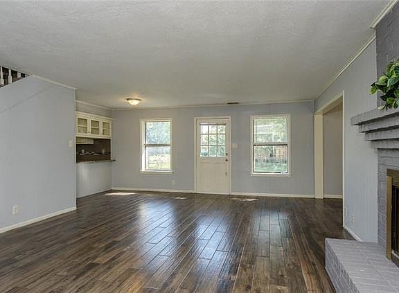 5th image of 3012 Lafayette St