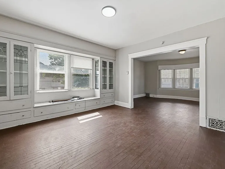 11611 Fairport Avenue — Photo 24
