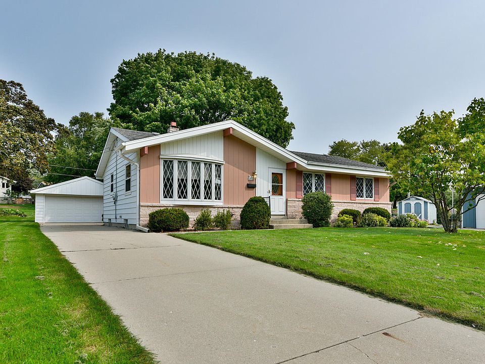 1st image of W180N8508 Pineview Ct