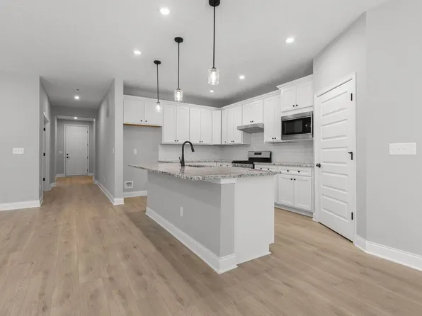 1045 Oldcastle Rd, Lewis Center, OH 43035