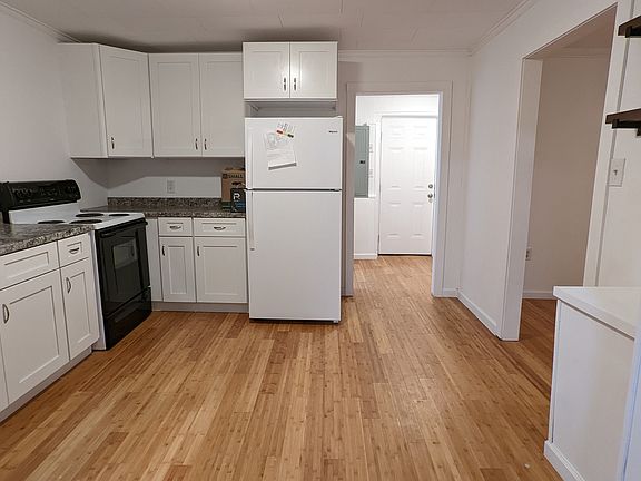 3rd image of 639 Vinton Ave
