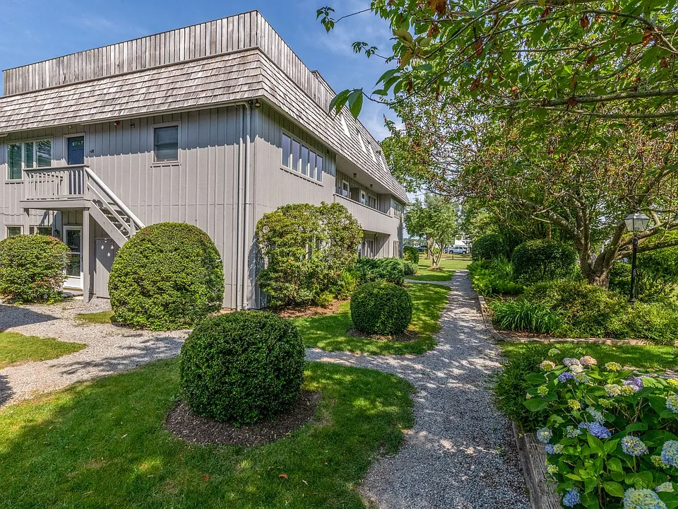 18 Bridge St #4H