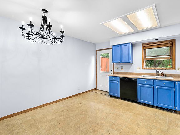 5th image of 1426 Anthony Ln