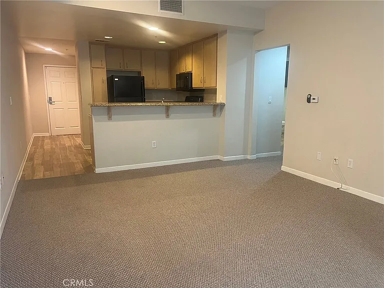 160 S Hudson #105 — Photo 3