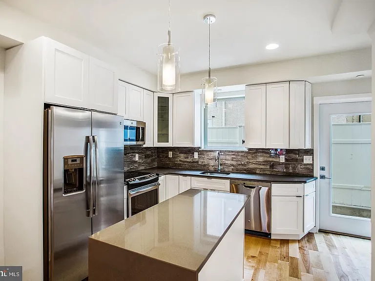 3401 Hamilton St #6 — Photo 16