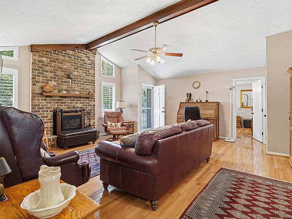 4th image of 601 Luttie Rd.