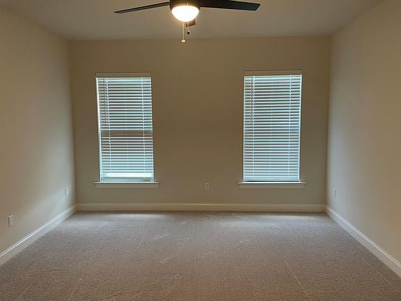 4th image of 443 Rue Evangeline