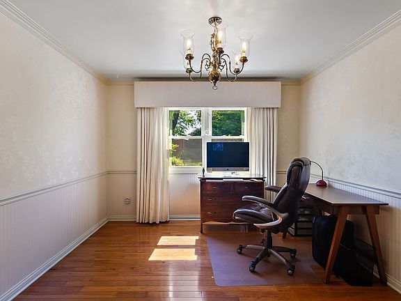 5th image of 1 Cambridge Ct