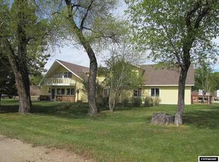 301 Texas Trl, Saratoga, WY 82331