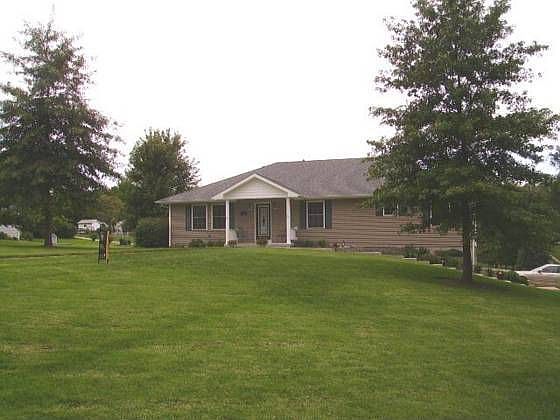 1st image of 223 E Lois St