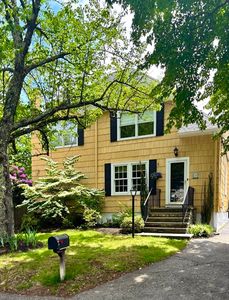 6 Freemont St, Lexington, MA, 02421