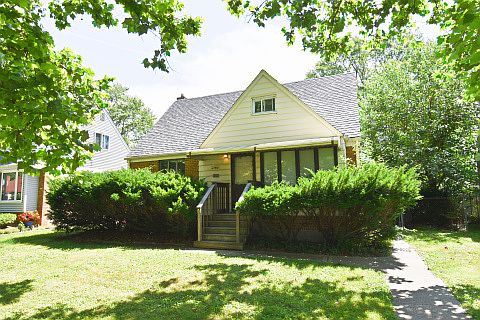 1st image of 17551 Greenbay Ave
