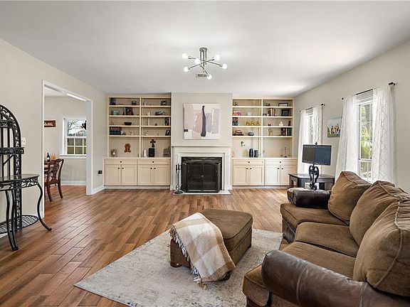 2nd image of 540 Michigan Ave