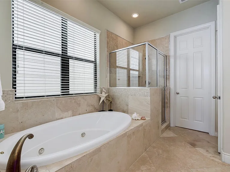 1716 Edwards St — Photo 30