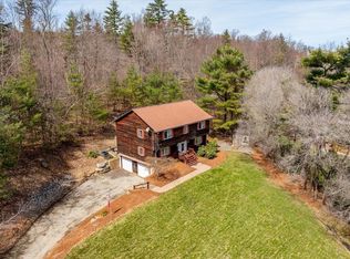69 Streeter Rd, Sturbridge, MA 01518