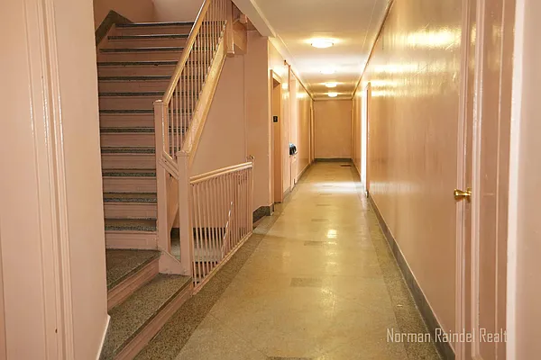 Rented by Norman Raindel, LREB | media 29