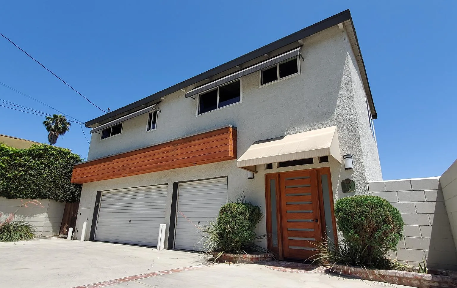 712 Robinson St — Photo 2