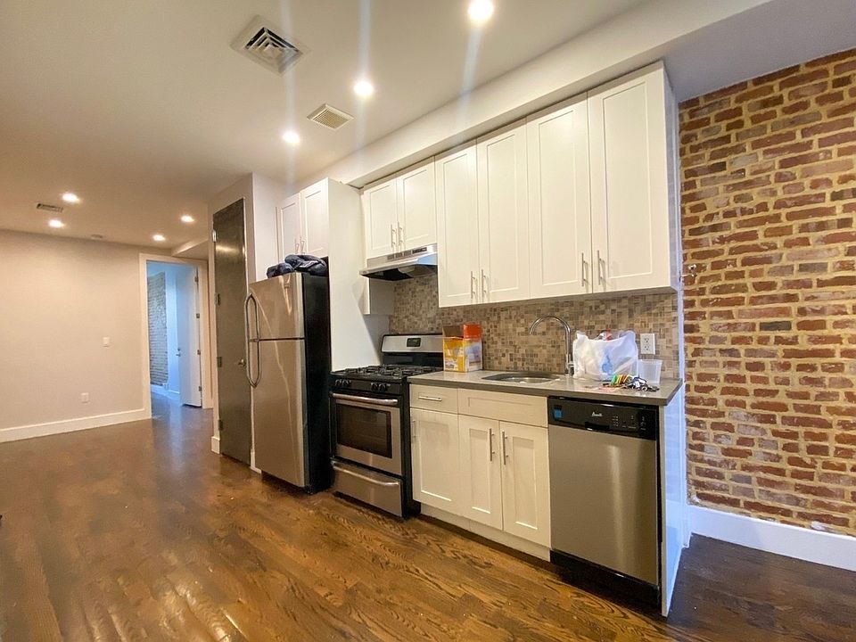 1st image of 556 Kosciuszko St #2L