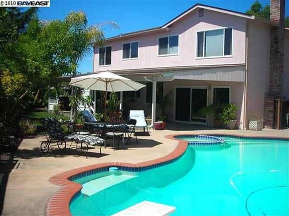 3rd image of 848 Sylvaner Dr