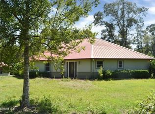 294 Rovira Rd, Carriere, MS 39426