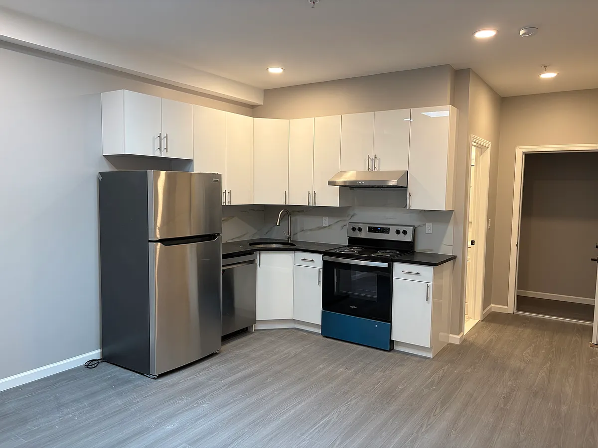 Building Photo - 71 Franklin St #2B