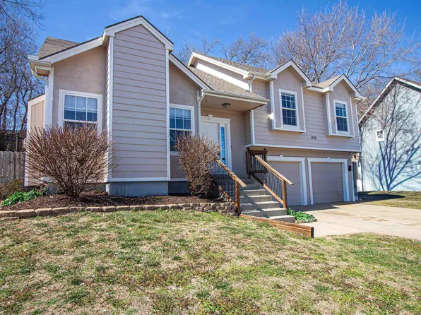 1332 Spring Hill Dr, Junction City, KS 66441