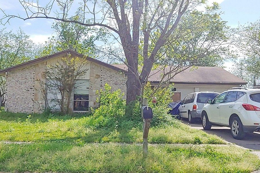 1st image of 14809 Oakwood Ln