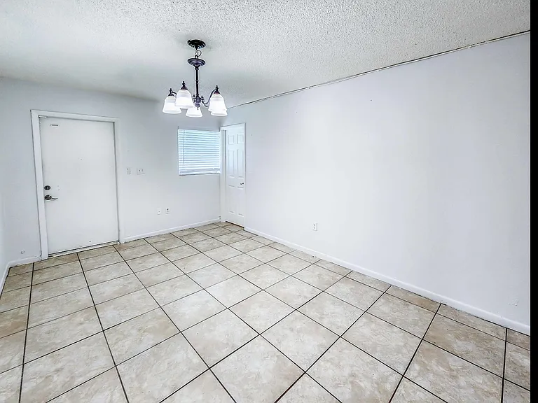 76 SW 8th Ave #MM — Photo 3