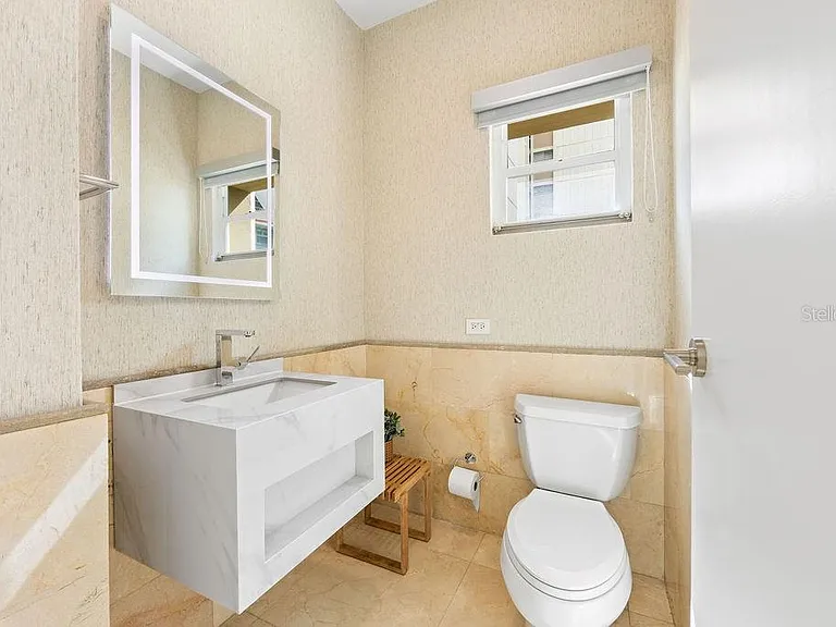 20 Carrian Court #401 — Photo 12