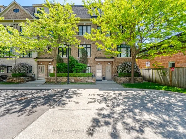 62 Cormier Hts, Toronto, ON M8Z 0B5