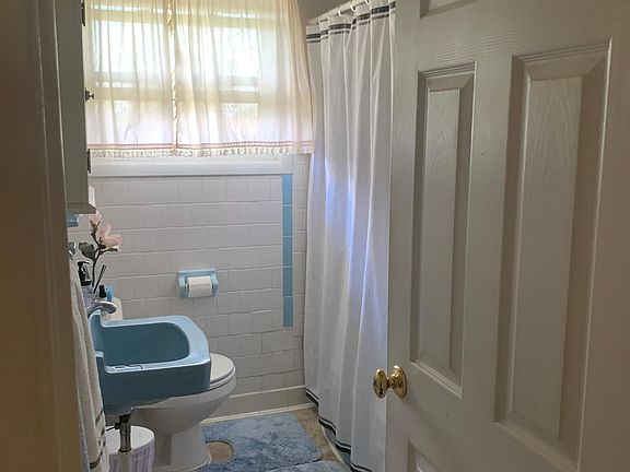 2nd image of 729 Stayman St