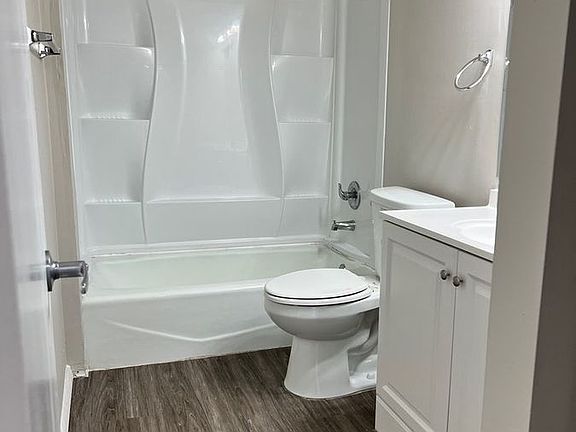 5th image of 1181 Abbey Ln #D8