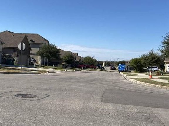 Exterior Neighborhood (street photo)