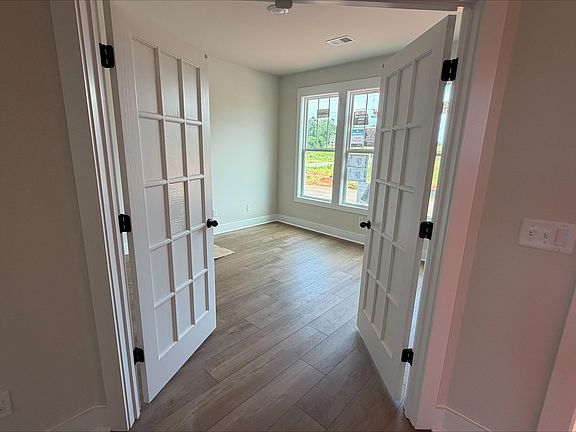 4th image of 433 Florence St