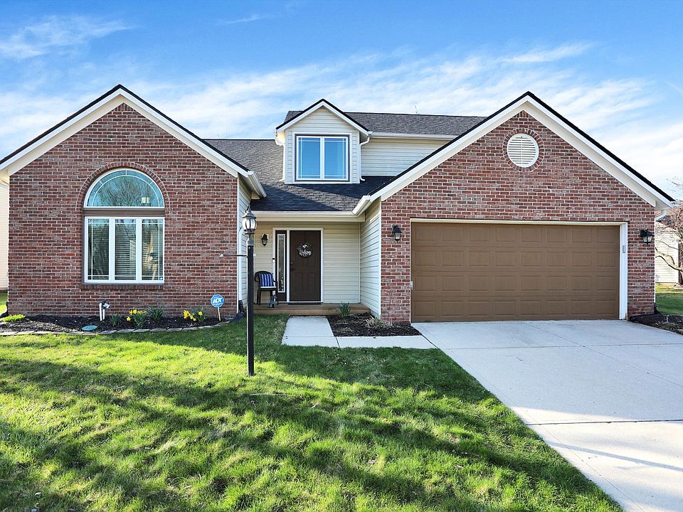 1st image of 2745 Lucas Dr