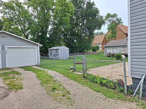 5th image of 502 N 5th St