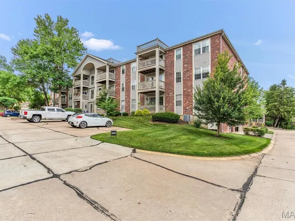 5353 N Kenrick Parke Dr APT 205, Saint Louis, MO 63119