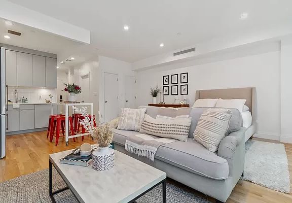 4th image of 686 Mac Donough St #B2