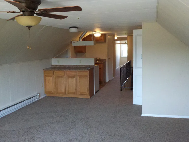 102 E Carroll St #H — Photo 3