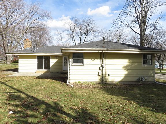 3rd image of 2205 N 118th St