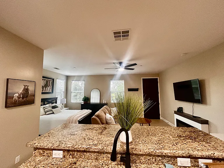 12943 Polvera Ct — Photo 9