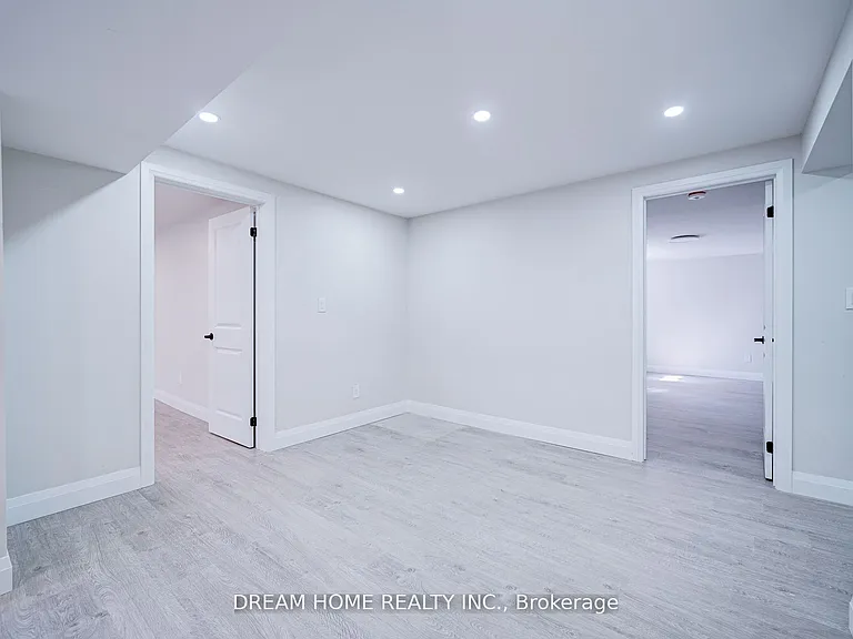 23 Manorcrest St #LOWER — Photo 11