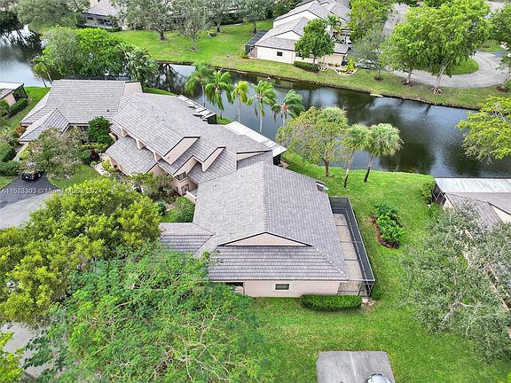 4th image of 9421 Chelsea Dr N