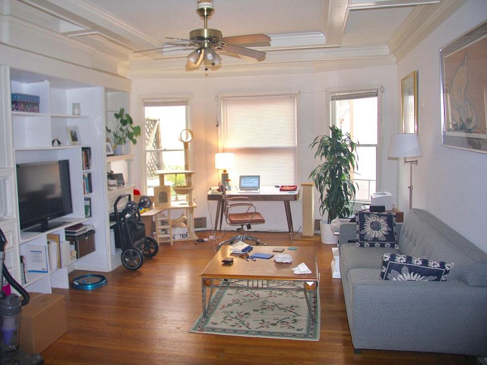 1st image of 1995 Oak St APT 6