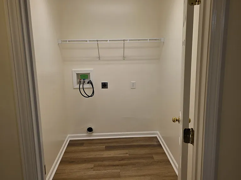 1085 Winding Oak Trl — Photo 12