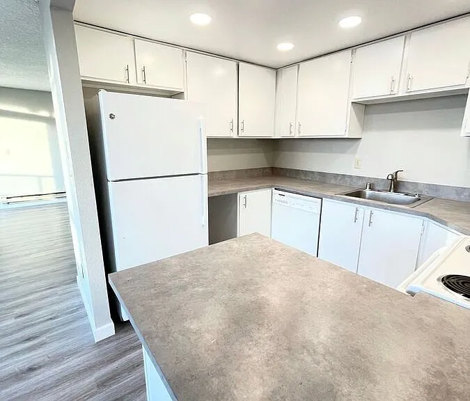 5200 University Way NE #402 — Photo 13