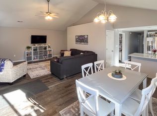 936 S Yates St, Denver, CO 80219