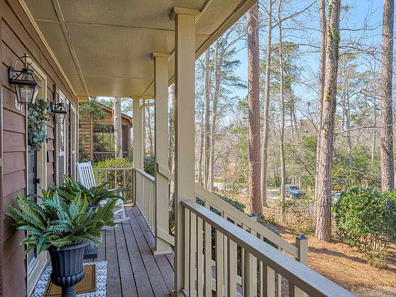 4th image of 427 Bristol Road