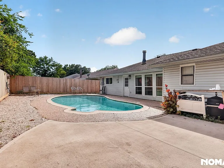 2323 Tall Ships Dr — Photo 40