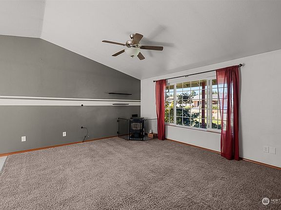 5th image of 51 E Heatherwood Court